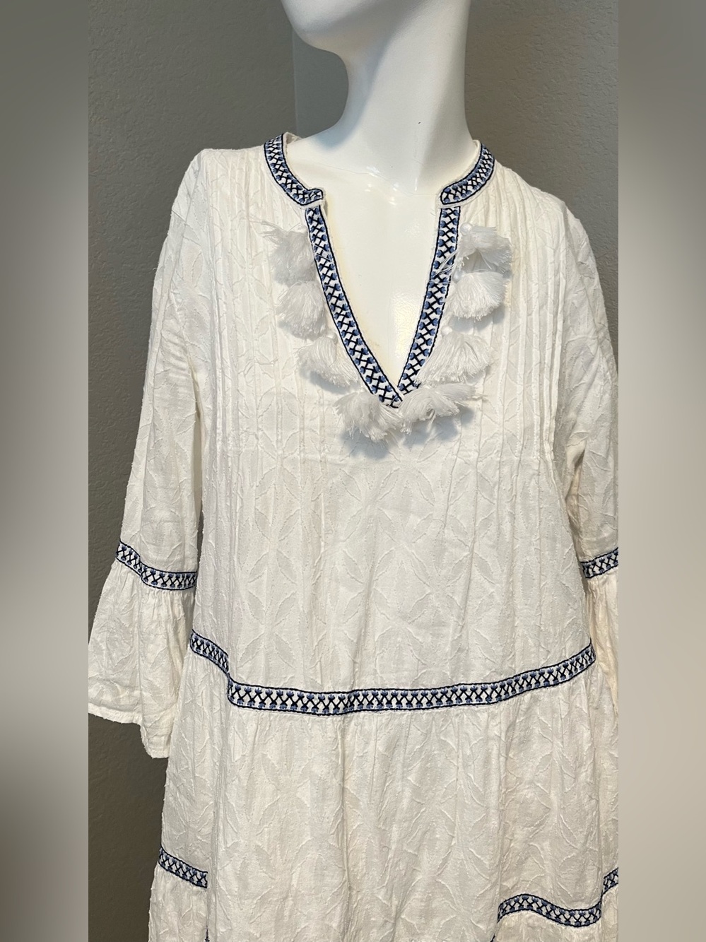 Tommy Bahama Women’s Embroidered White /Navy Tiered Cotton Mini Dress Size S/P - Picture 4 of 13